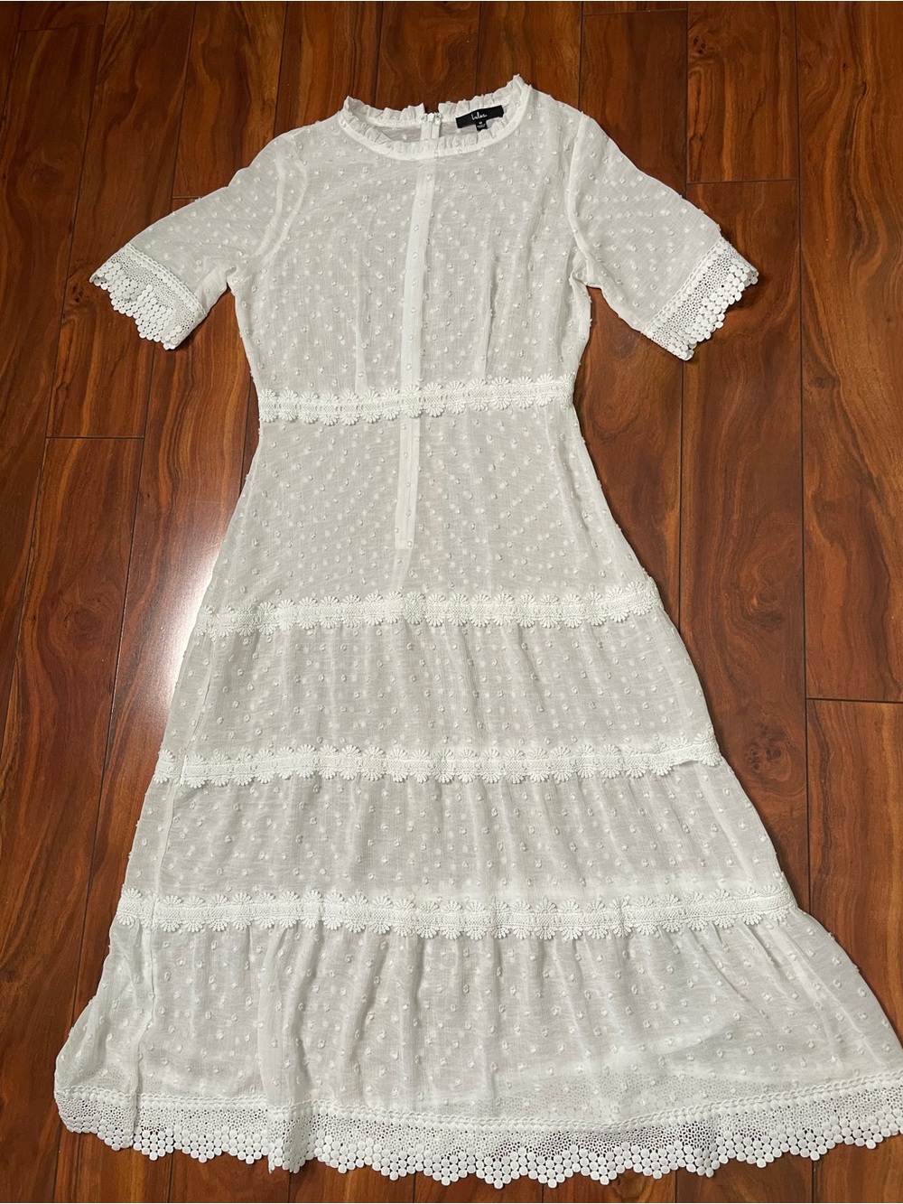 Lulu's “dreaming of you” Swiss Dot Midi Dress. * no underslip - Picture 4 of 8